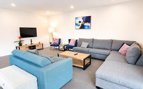 Room To Spread Out - Fenced Lawn, Pets Welcome - Weston Villa